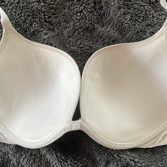 Victoria’s Secret push up bra - Picture 4 of 5